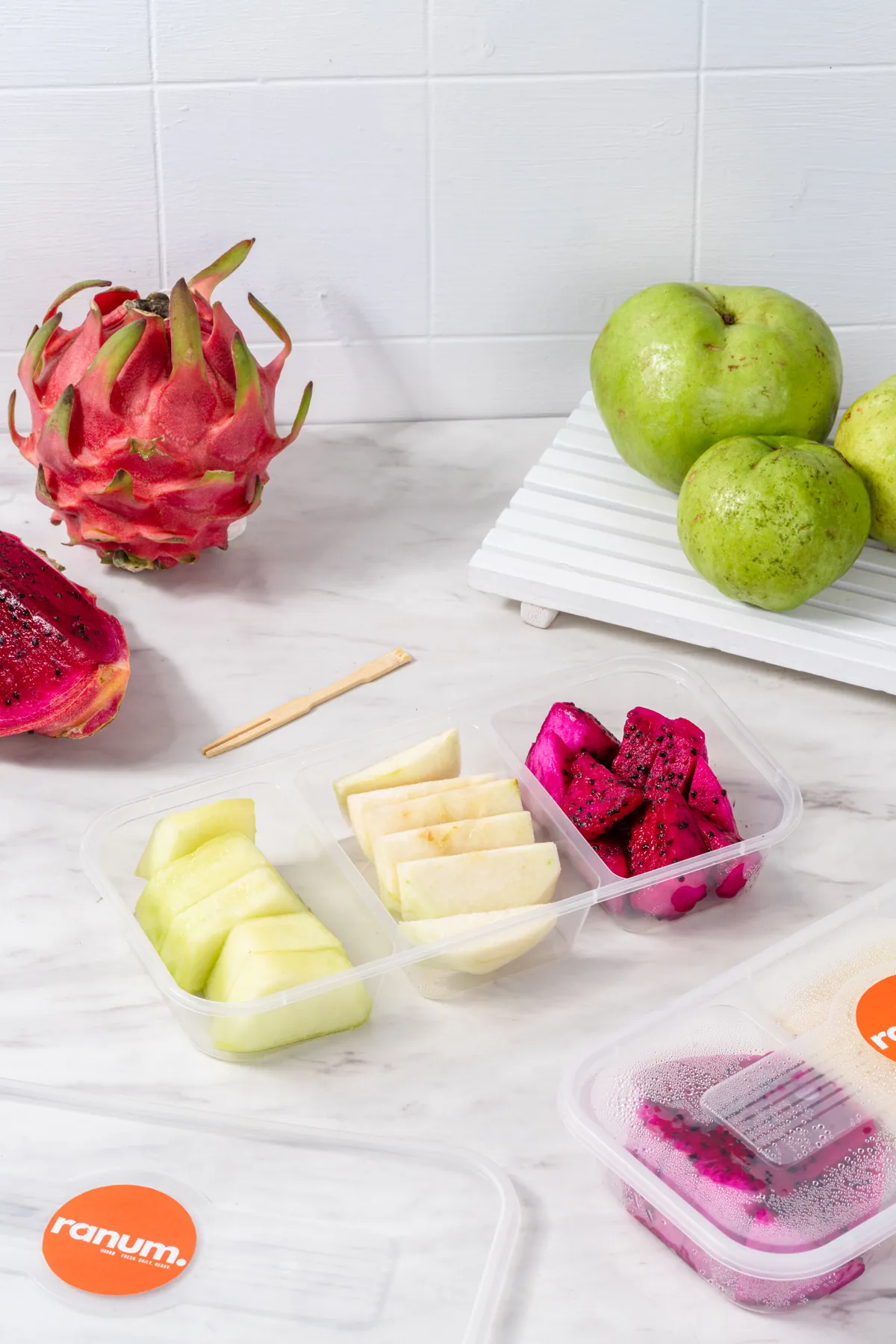 Box buah potong Selasa: Melon, Buah Naga, Jambu
