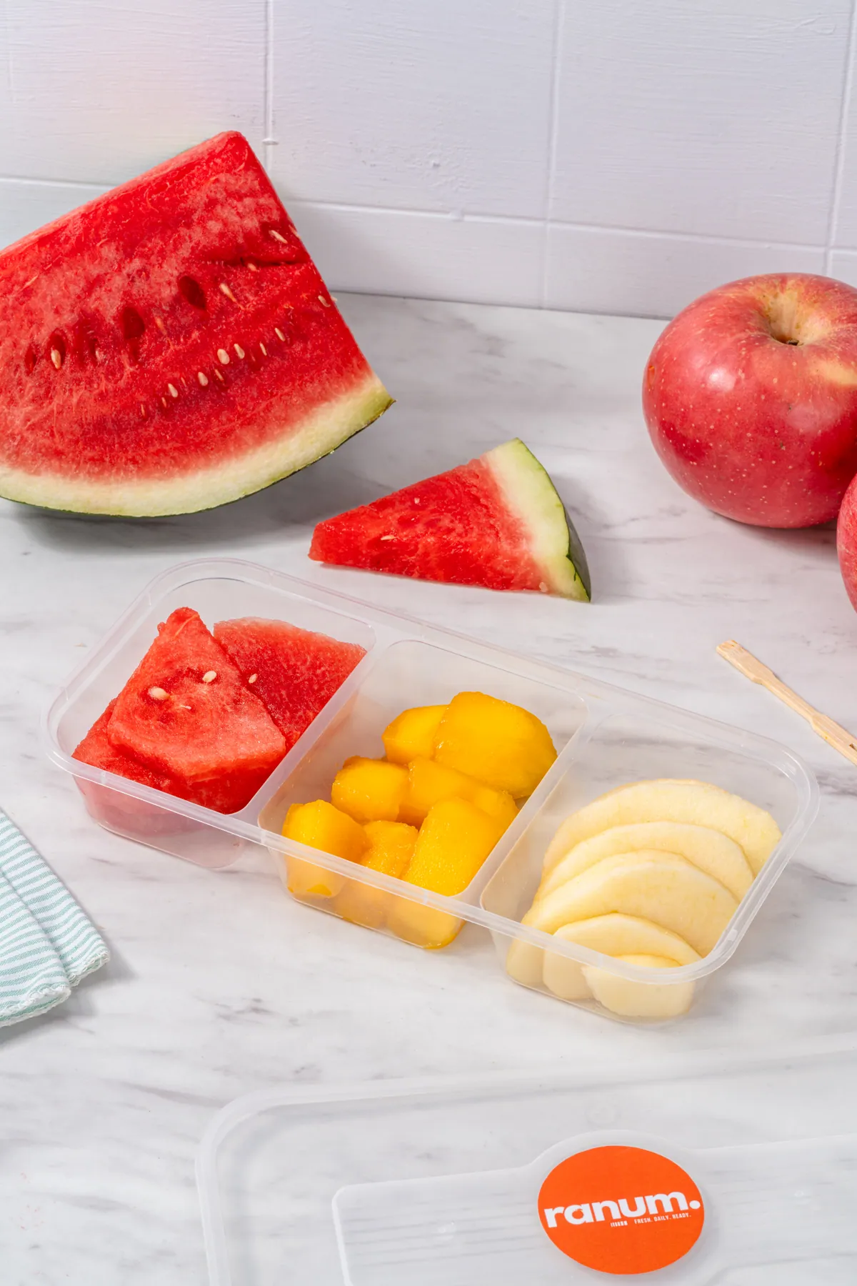 Box buah potong Rabu: Apel, Mangga, Semangka